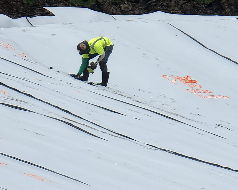 Non-Destructive Air Channel Testing of a Fusion Welded Geomembrane Seam