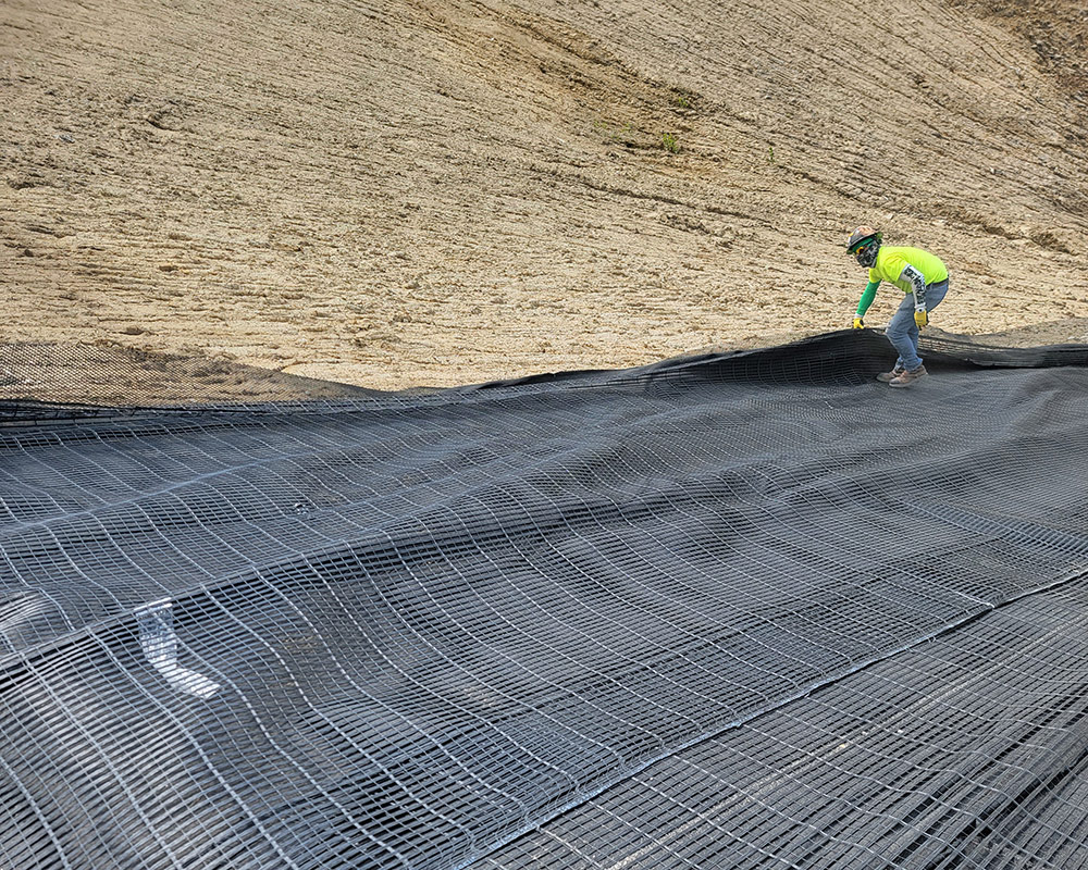 Tie-In to an Existing Geosynthetic Layer at a Landfill